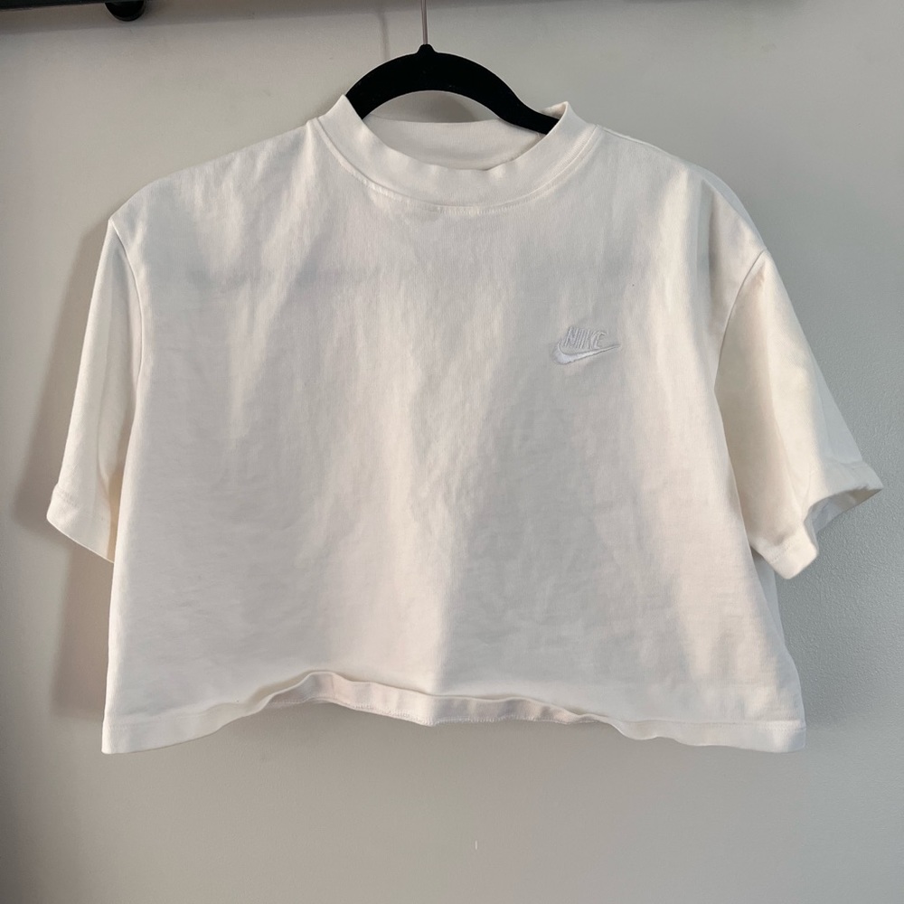 Nike Cropped Top